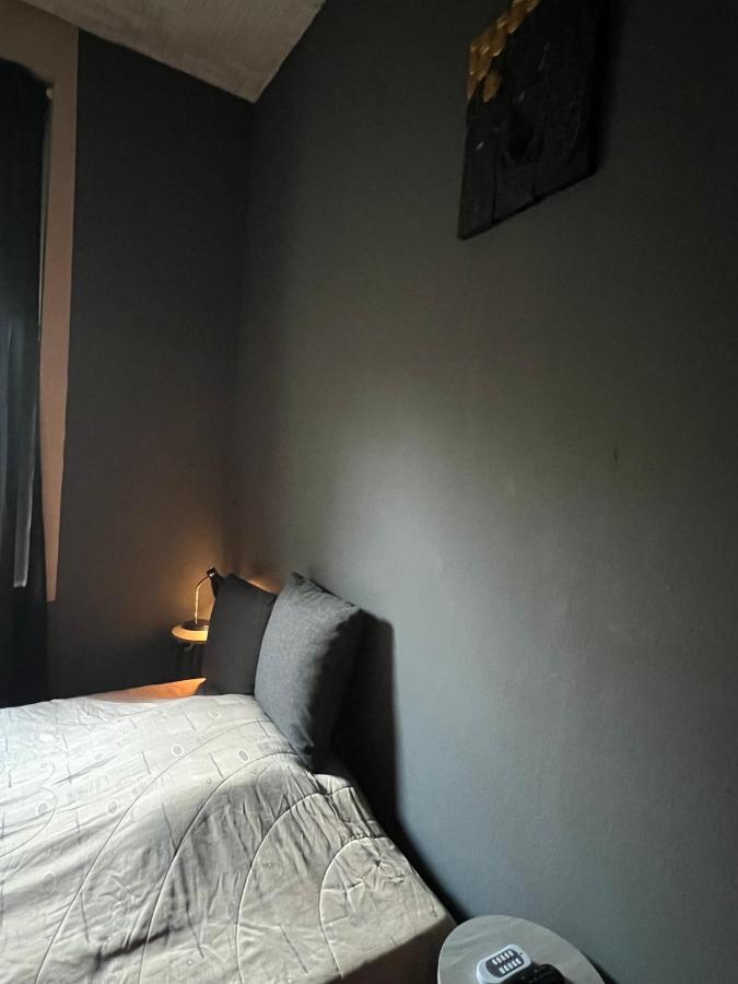 Private Schlafzimmer Mit Wc Dusche Мьонхенгладбах Екстериор снимка